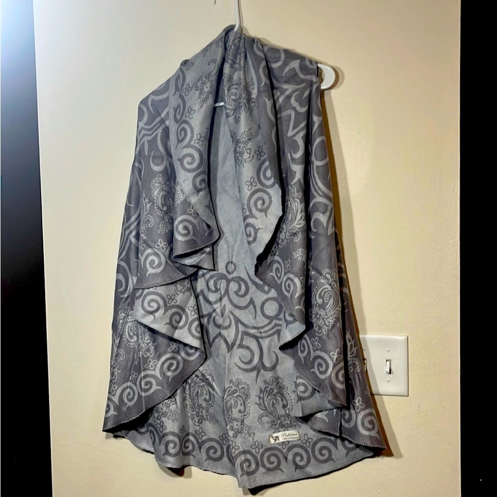 Pashmina shawl